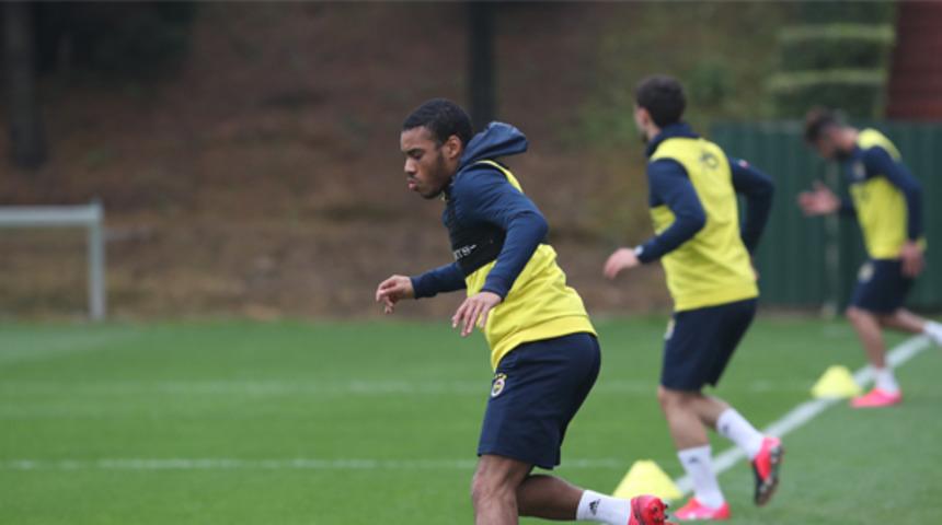 Fenerbah&ccedil;e gruplar halinde &ccedil;alışmalarını s&uuml;rd&uuml;rd&uuml;