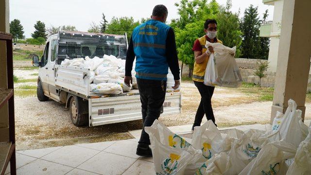 Haliliye kırsalındaki vatandaşlara gıda desteği