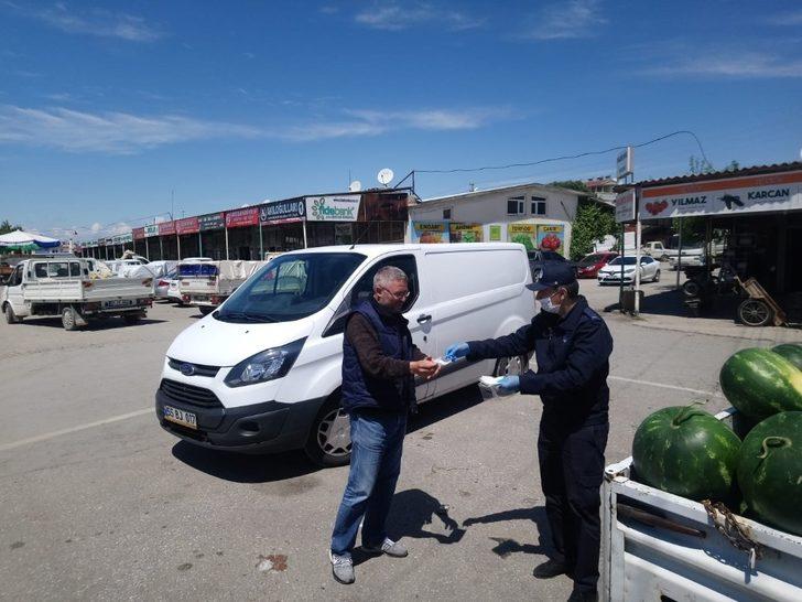 Çandır Hali’nde üreticiye ücretsiz maske dağıtıldı G4