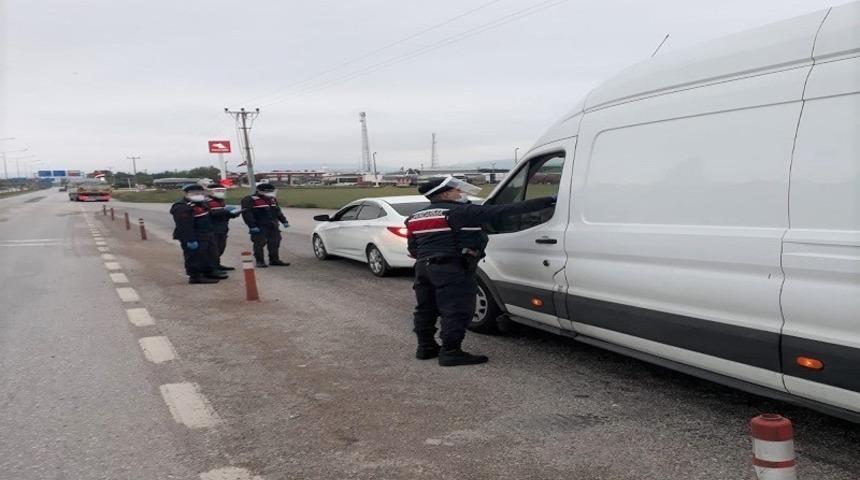 Jandarma uygulamada 5 aranan kişiyi yakaladı