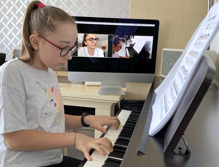 Müzik eğitimi mesafe tanımıyor G1