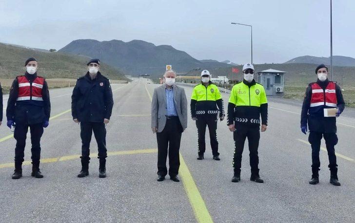 Kaymakam Duru, "Güzel günler için evde kalmaya devam edelim" G1