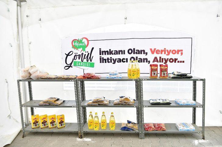 Mamak ekmeğini paylaşıyor G2
