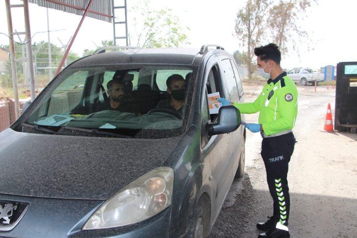 Silopi’de trafik polisleri şoförleri bilgilendirdi G2