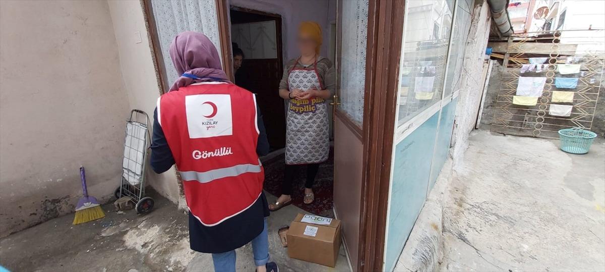 Sivas'ta Vefa Sosyal Destek Grupları ramazanda ihtiya&ccedil; sahiplerinin y&uuml;z&uuml;n&uuml; g&uuml;ld&uuml;r&uuml;yor