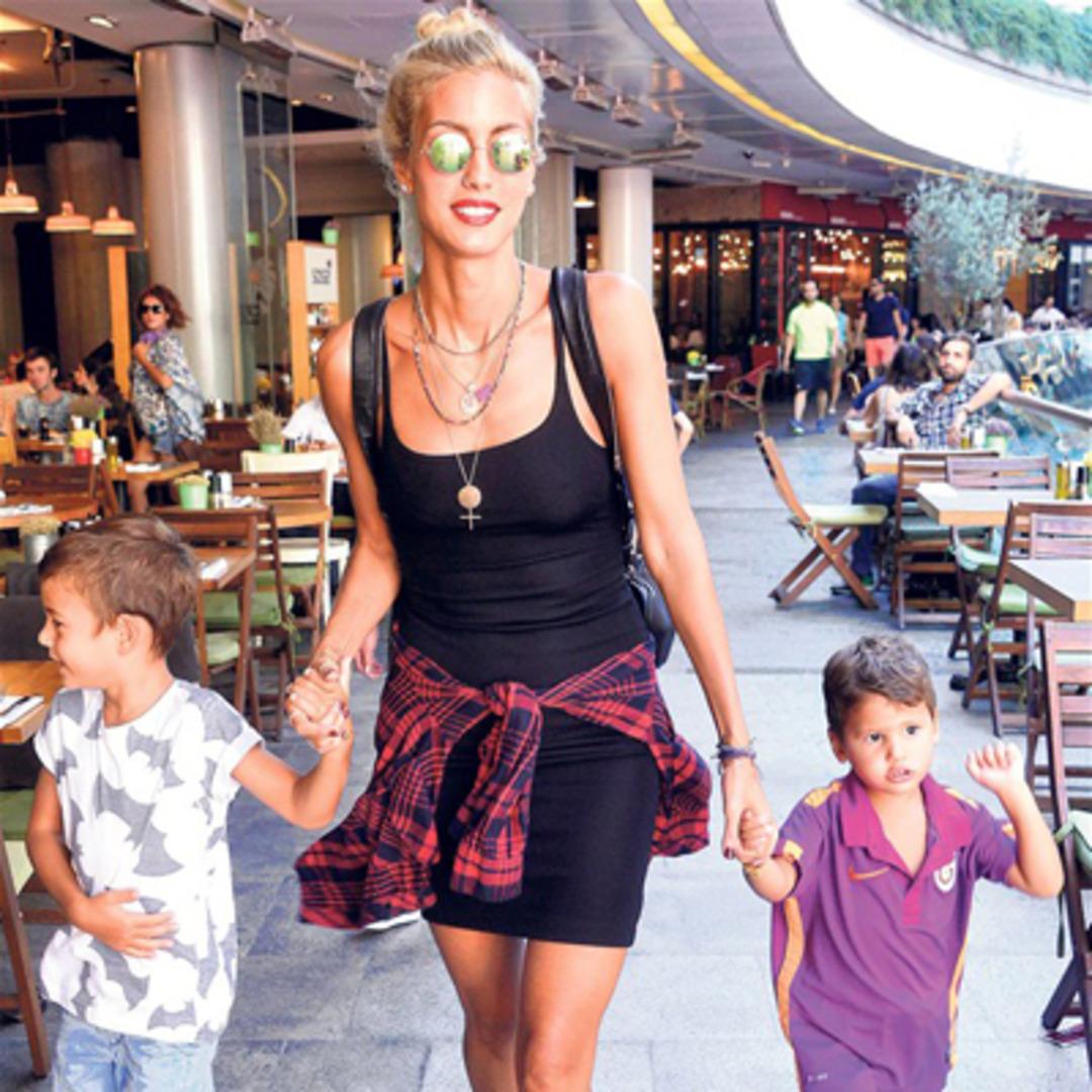 &Ccedil;ağla Şıkel'in erkekleri