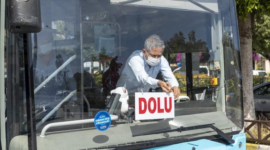 Mersin&rsquo;de belediyesi otob&uuml;slerinde sosyal mesafe kurallarına uyuluyor