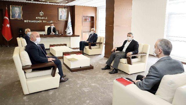 Baskan Büyükakın, ilçe belediye başkanları ile istişarede bulundu