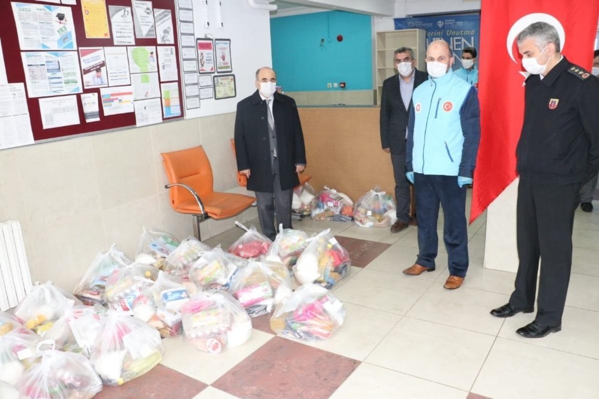 Vali Dağlı Hayır &Ccedil;arşısındaki &ccedil;alışmaları inceledi