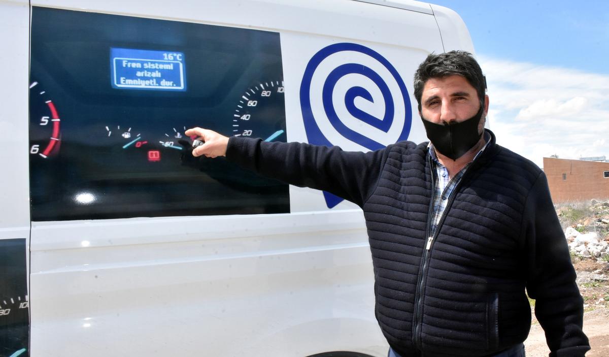 Arızalı aracı değiştirilmeyen kişiden ilgin&ccedil; protesto