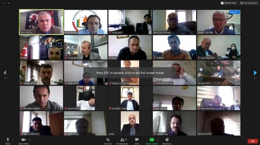 İl Milli Eğitim m&uuml;d&uuml;r&uuml; şube m&uuml;d&uuml;rleri ile telekonferansla g&ouml;r&uuml;şt&uuml;