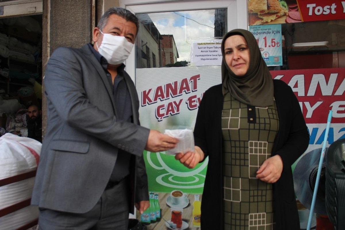 &Ccedil;ay ocağı esnafına maske desteği