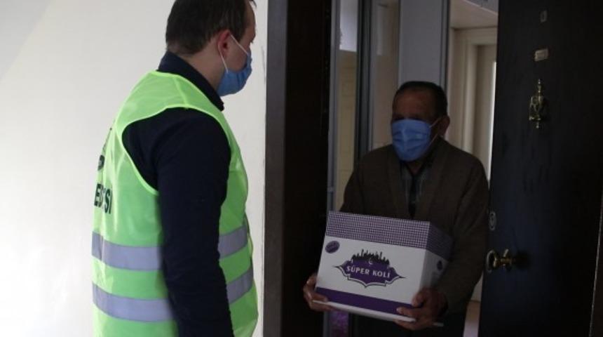 Gerede Belediyesi, ihtiya&ccedil; sahiplerine erzak kolisi dağıttı