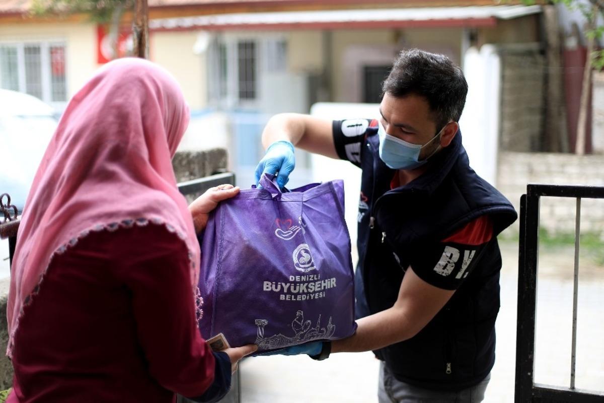 B&uuml;y&uuml;kşehir&rsquo;den 20 bin aileye Ramazan yardımı