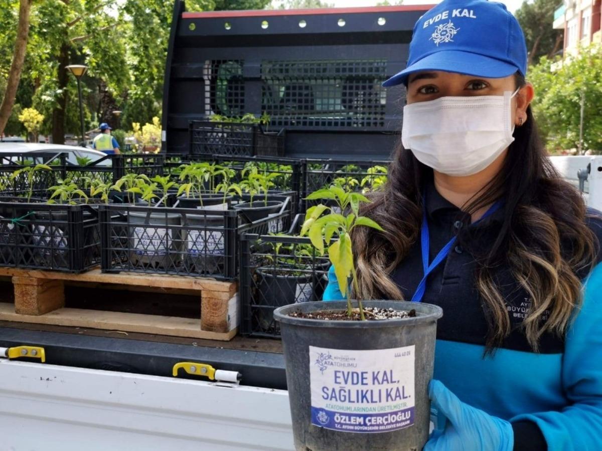 Başkan &Ccedil;er&ccedil;ioğlu&rsquo;ndan yaşlılara jest