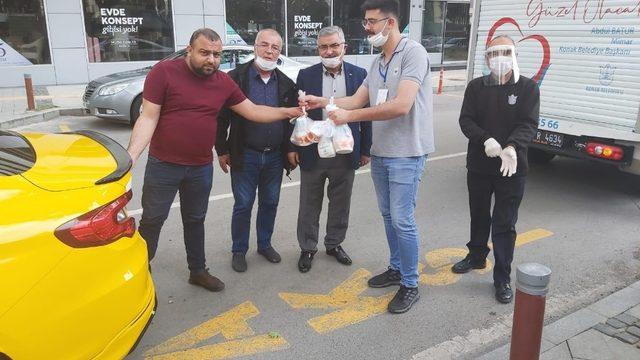 Taksicilere iftarda tavuk pilav