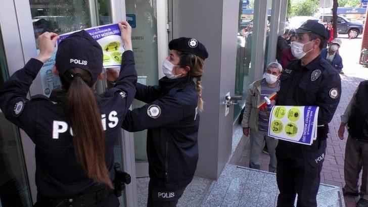 Nazilli polisi sosyal mesafeye dikkat çekti G2