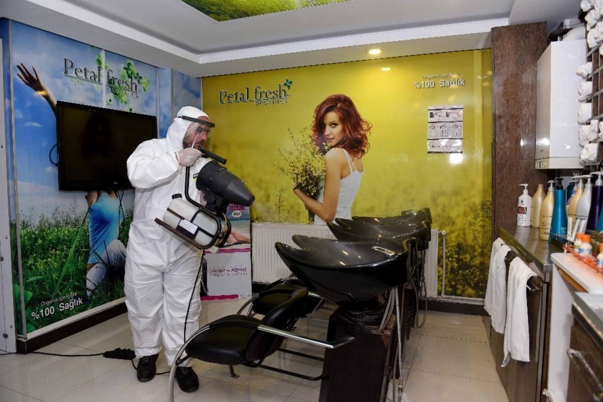 Muratpaşa&rsquo;da berber ve kuaf&ouml;rler dezenfekte ediliyor