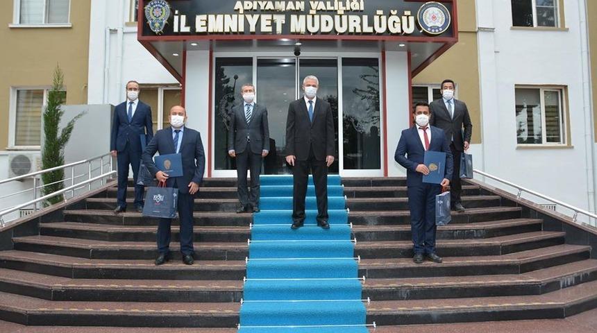 Ayın polisleri &ouml;d&uuml;llendirildi