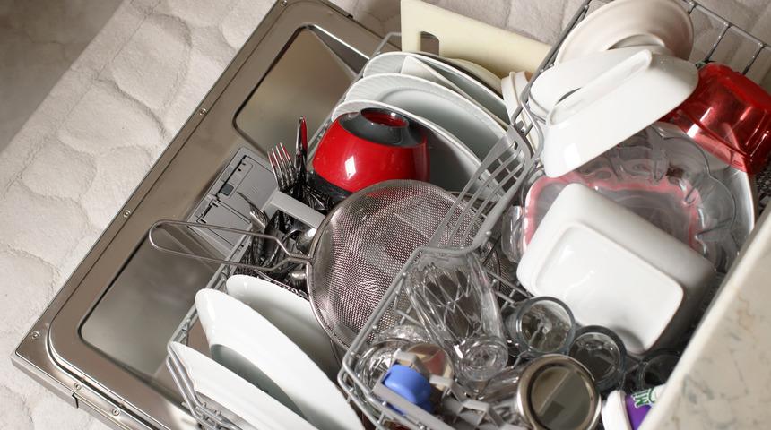 Meğer bulaşık makinesi bu yüzden temiz yıkamıyormuş! İşte çözüm önerileri...