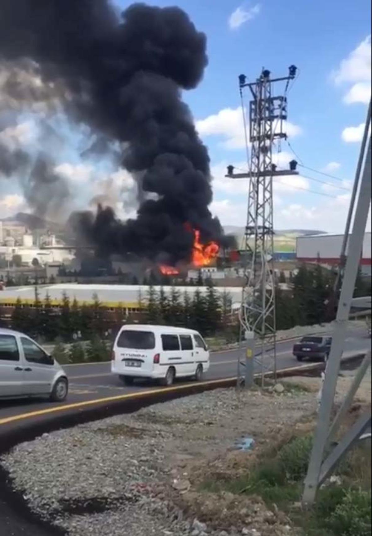 Ankara'da boya fabrikasında yangın! Dumanlar her yeri kapladı