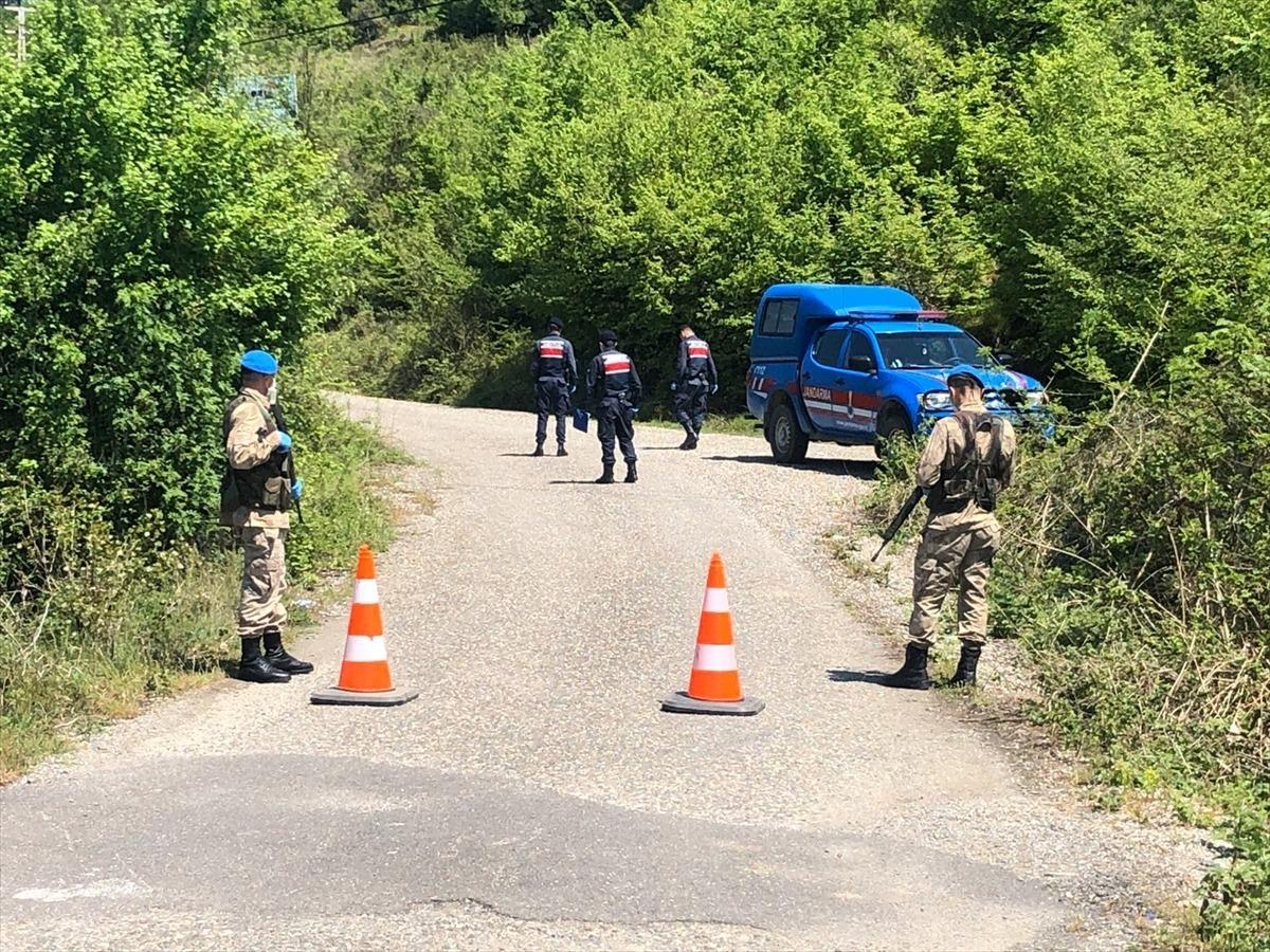 Zonguldak'ta giriş &ccedil;ıkışların kısıtlandığı mahallede denetimler s&uuml;r&uuml;yor