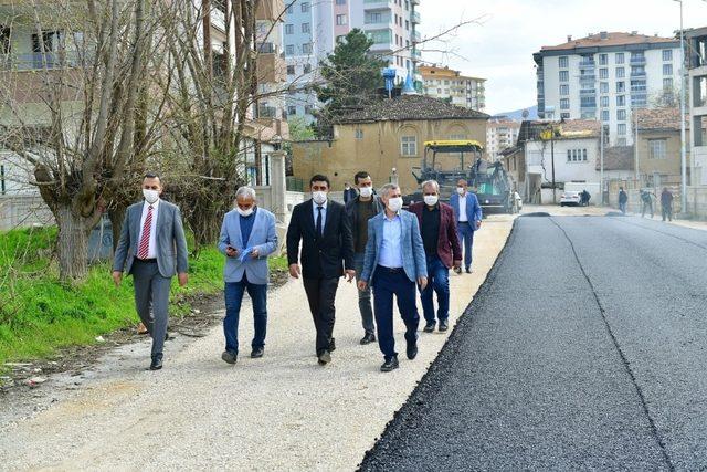 Yeşilyurt’ta asfalt çalışmaları son sürat