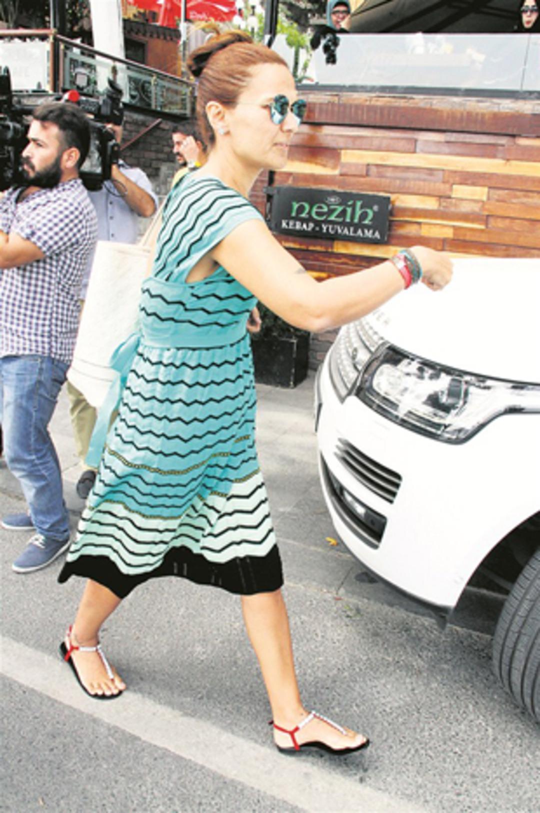 Demet Akalın: 'O kadar da a&ccedil; değiliz'