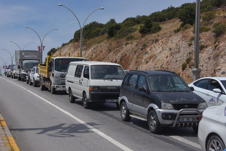 Bugün Bodrum! Kısıtlama kalktı, binlerce araç şehre giriş yaptı G4