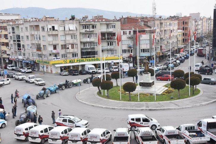 Akhisar’da tüm sokaklar ve karantina bölgeleri dezenfekte ediliyor G4