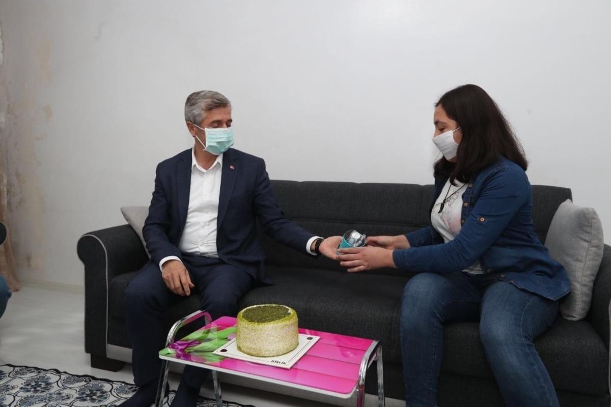 Tahmazoğlu&rsquo;dan doğum g&uuml;n&uuml; s&uuml;rprizi