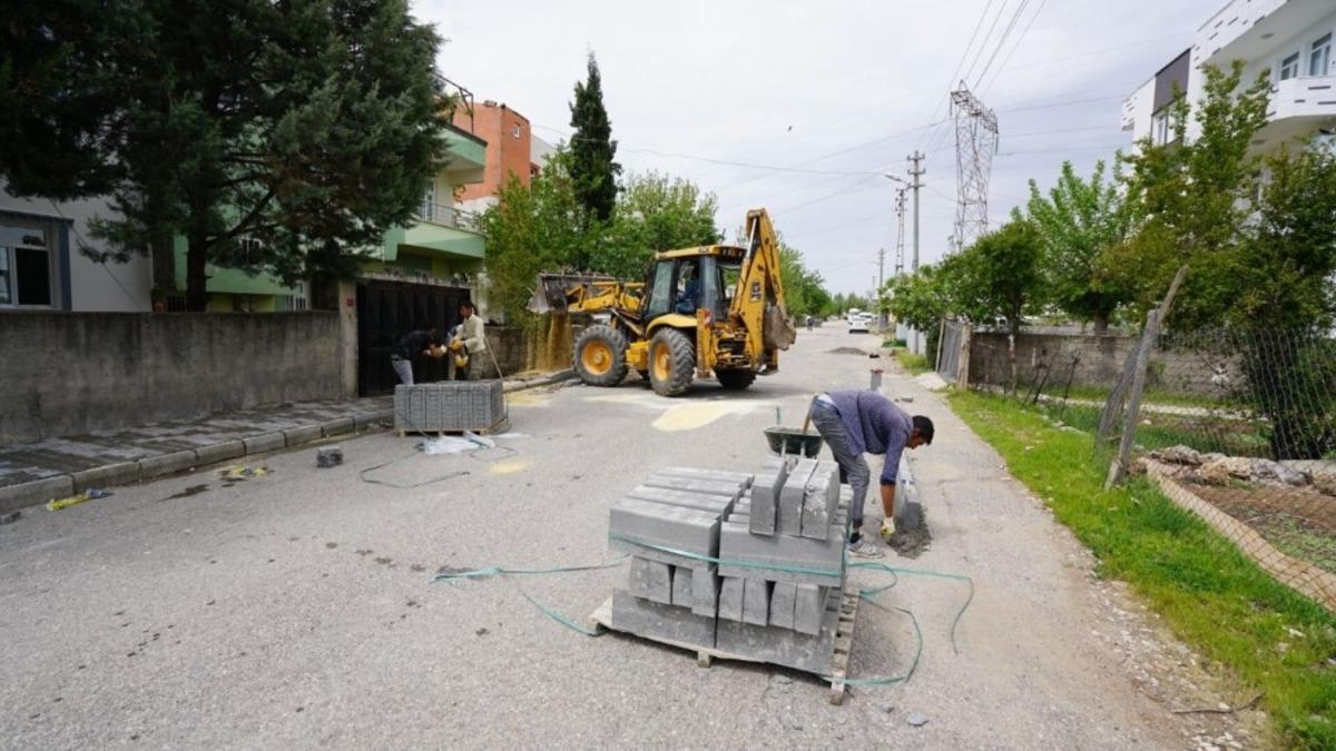 Yeni Mahallede kaldırım &ccedil;alışması