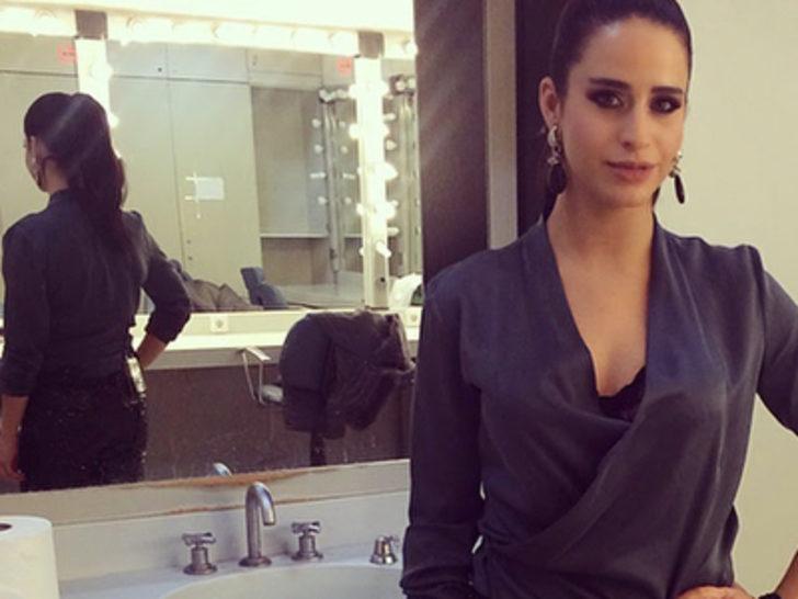 Büşra Pekin şarkıcı oluyor G1