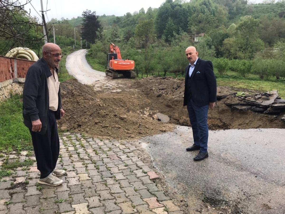 Yağışlar yolu &ccedil;&ouml;kertti, ekipler hemen m&uuml;dahale etti