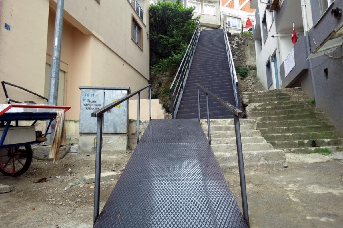 &Ccedil;elik merdivenler mahalleliyi mutlu etti