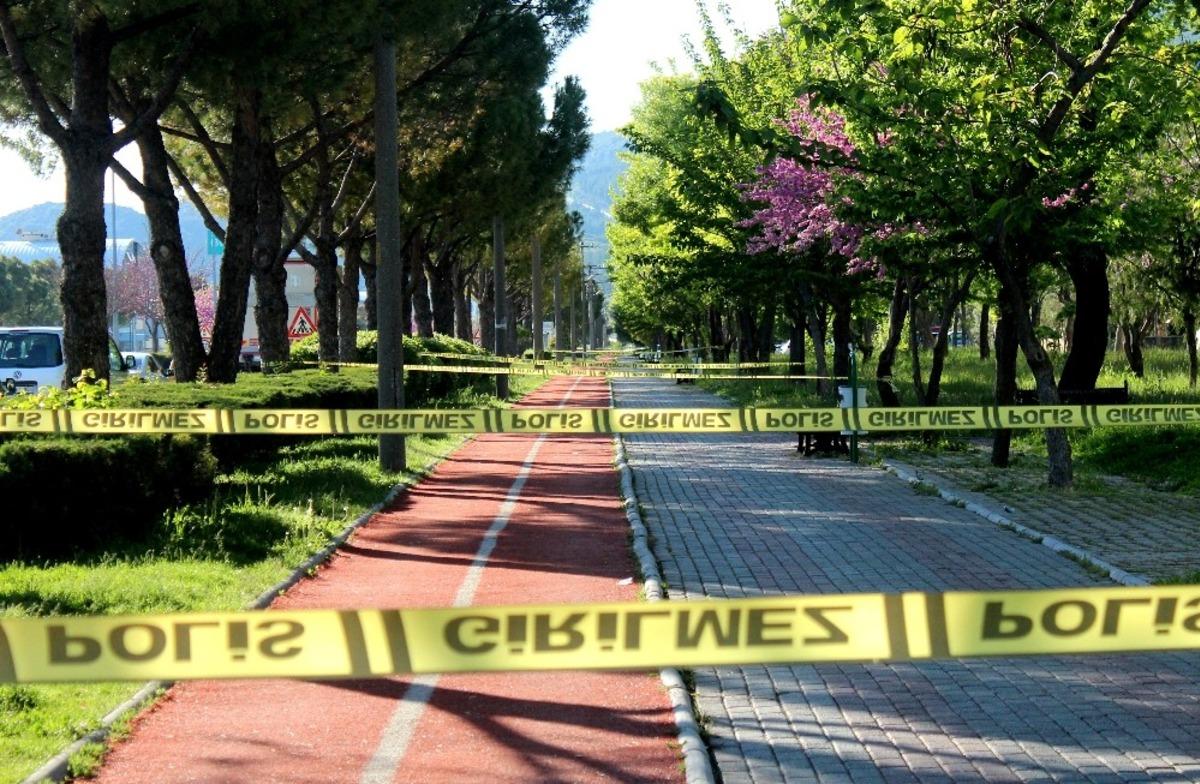 Menteşe&rsquo;de y&uuml;r&uuml;y&uuml;ş yolu şerit &ccedil;ekilerek kapatıldı