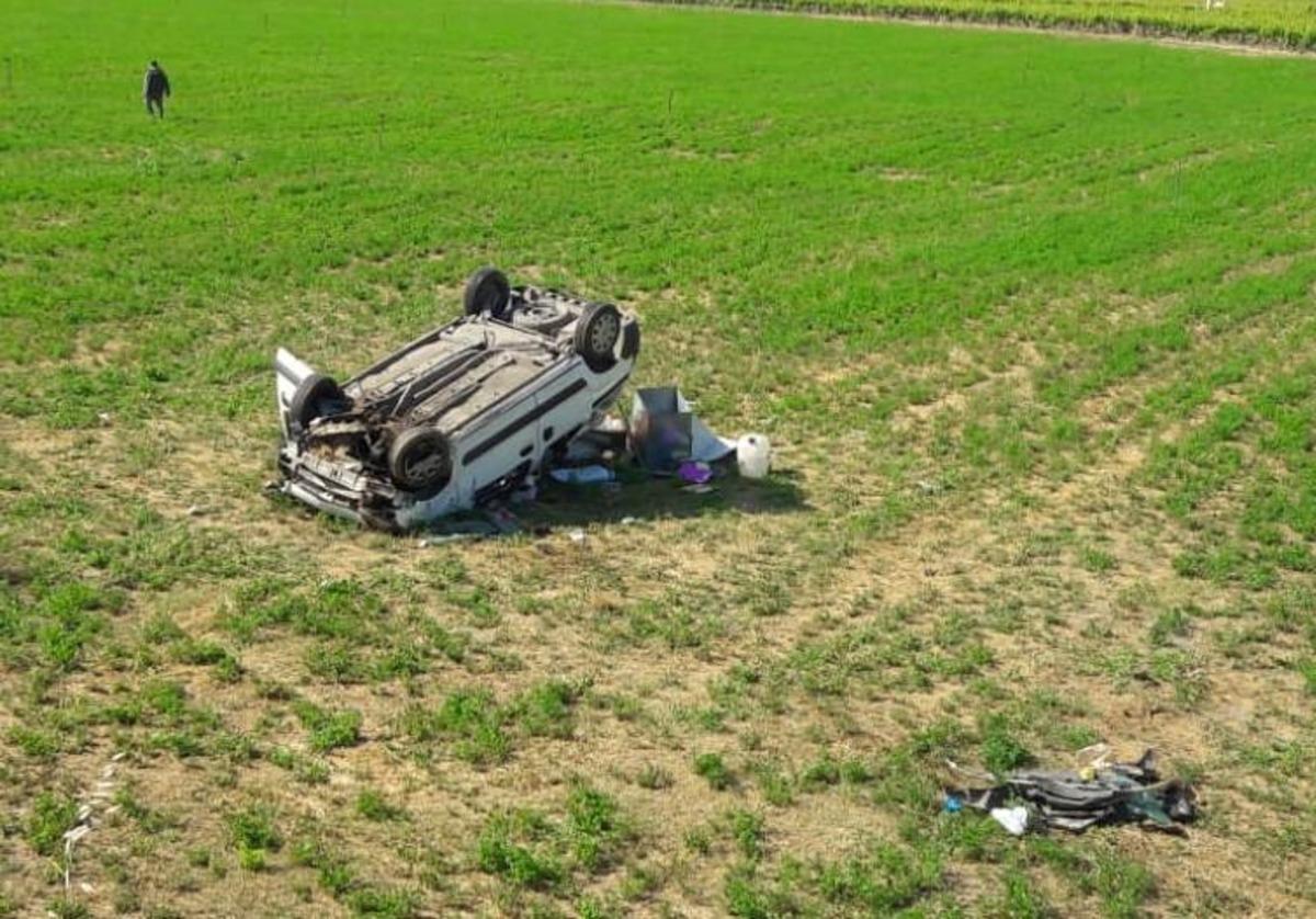 Taklalar atan ara&ccedil; tarlaya d&uuml;şt&uuml;: 2 yaralı