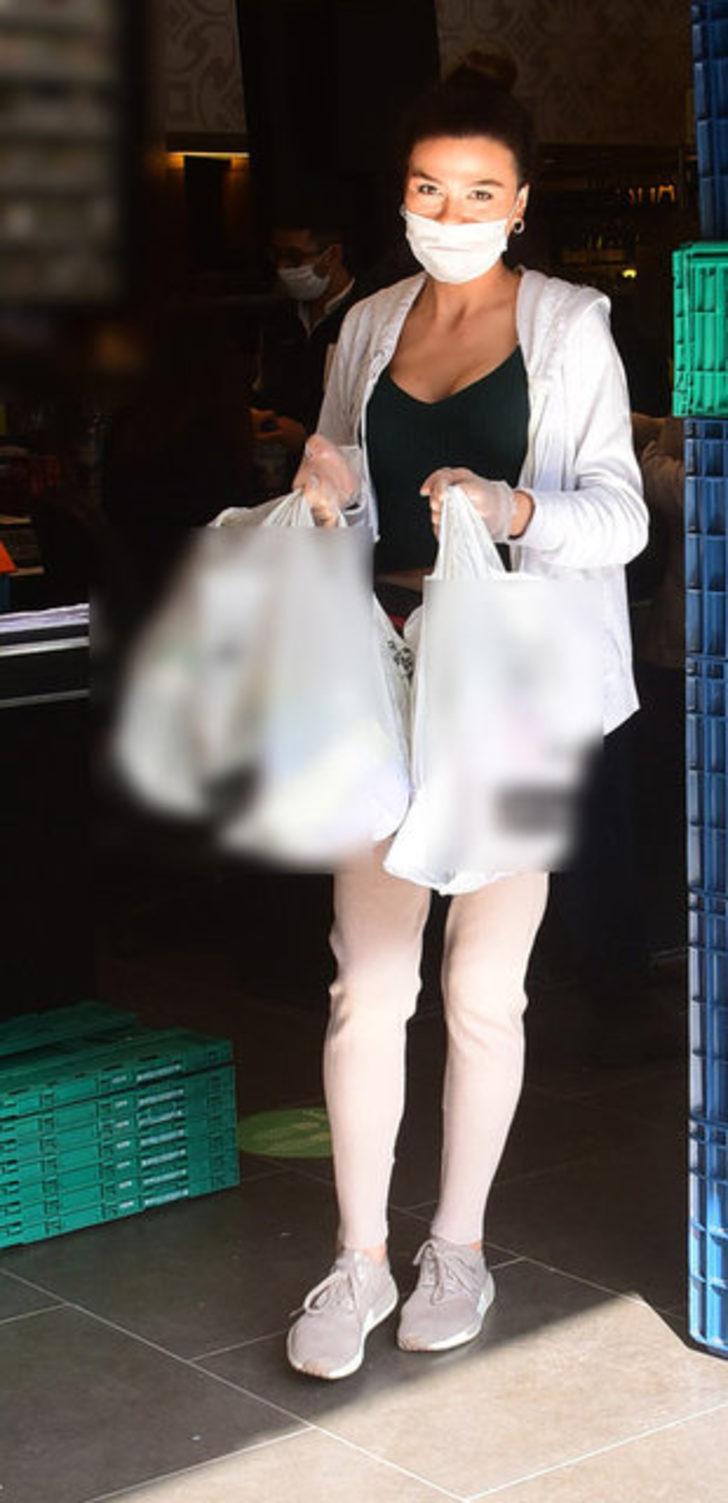 Aslıhan Karalar: Mantı açtım, dolma sardım G3