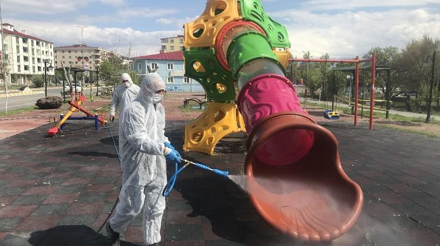 Iğdır&rsquo;da Park ve Bah&ccedil;eler dezenfekte ediliyor