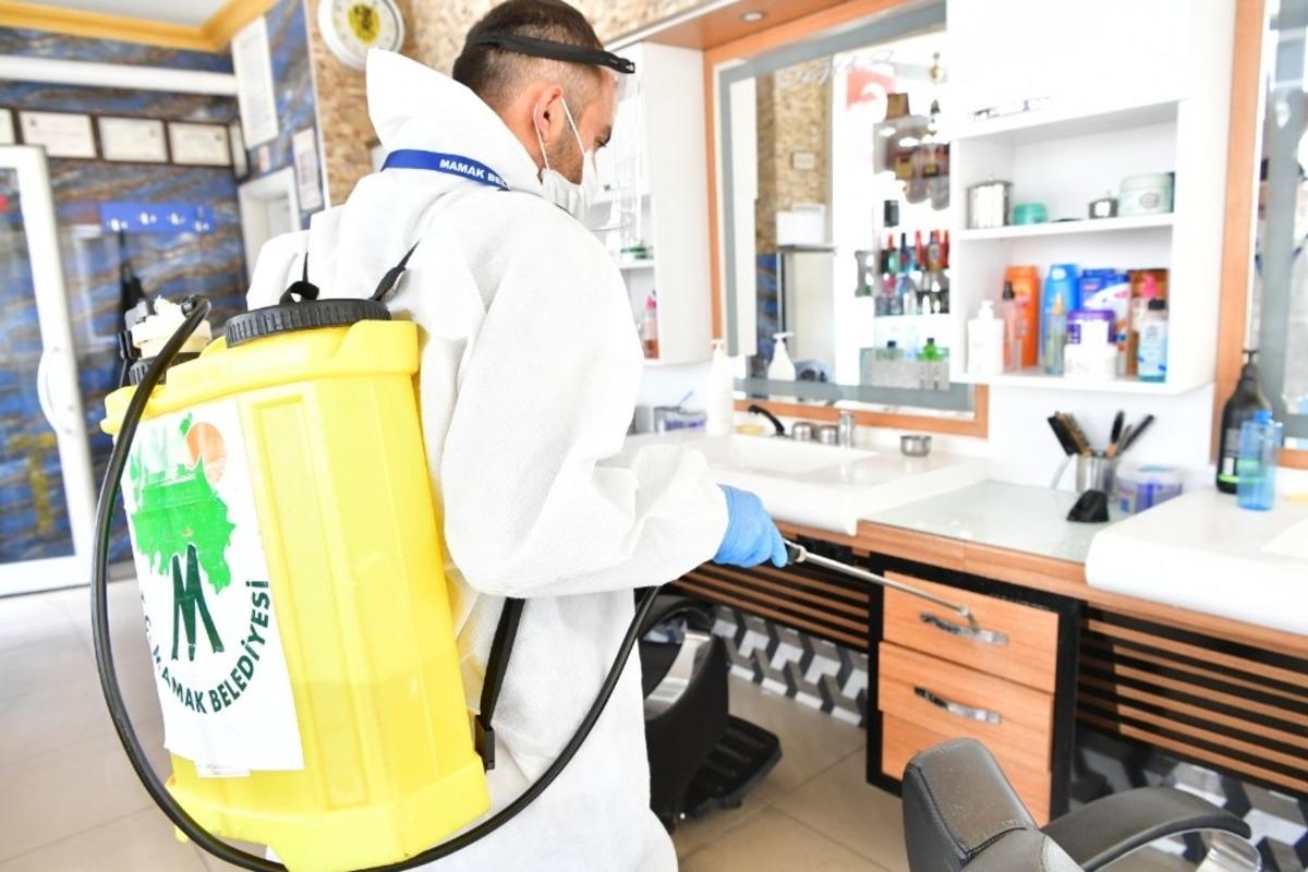 Mamak Belediyesinden kuaf&ouml;r ve berberlere maske ile dezenfekte desteği
