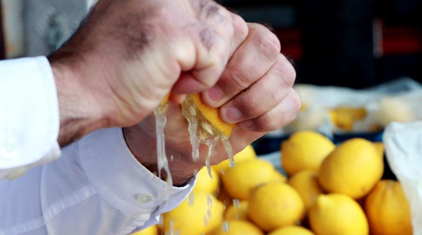 Fiyatı 4 liraya düştü! İhracat kapanınca limon halde kaldı  