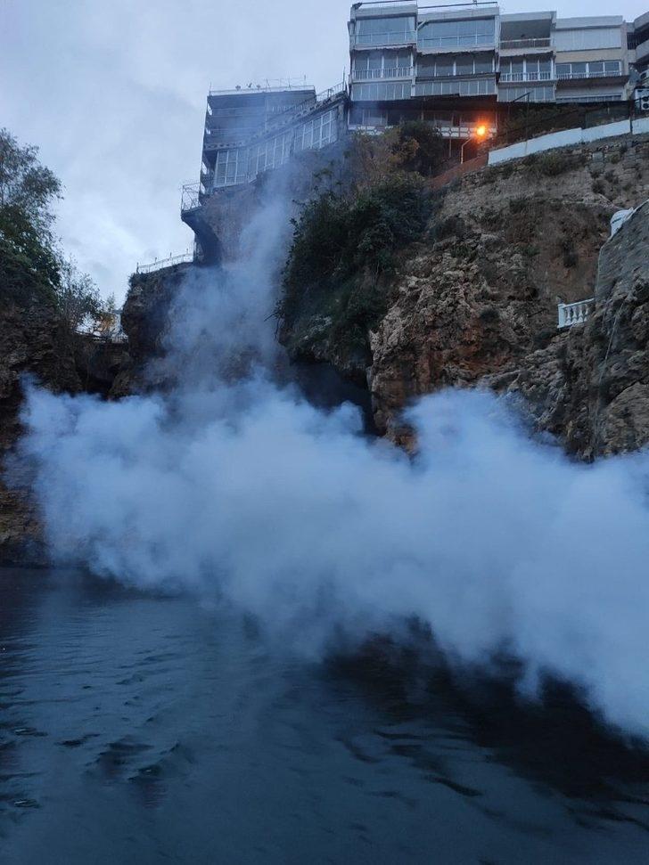 Antalya’da personel ordusu sinek ve haşereyle mücadele ediyor G4