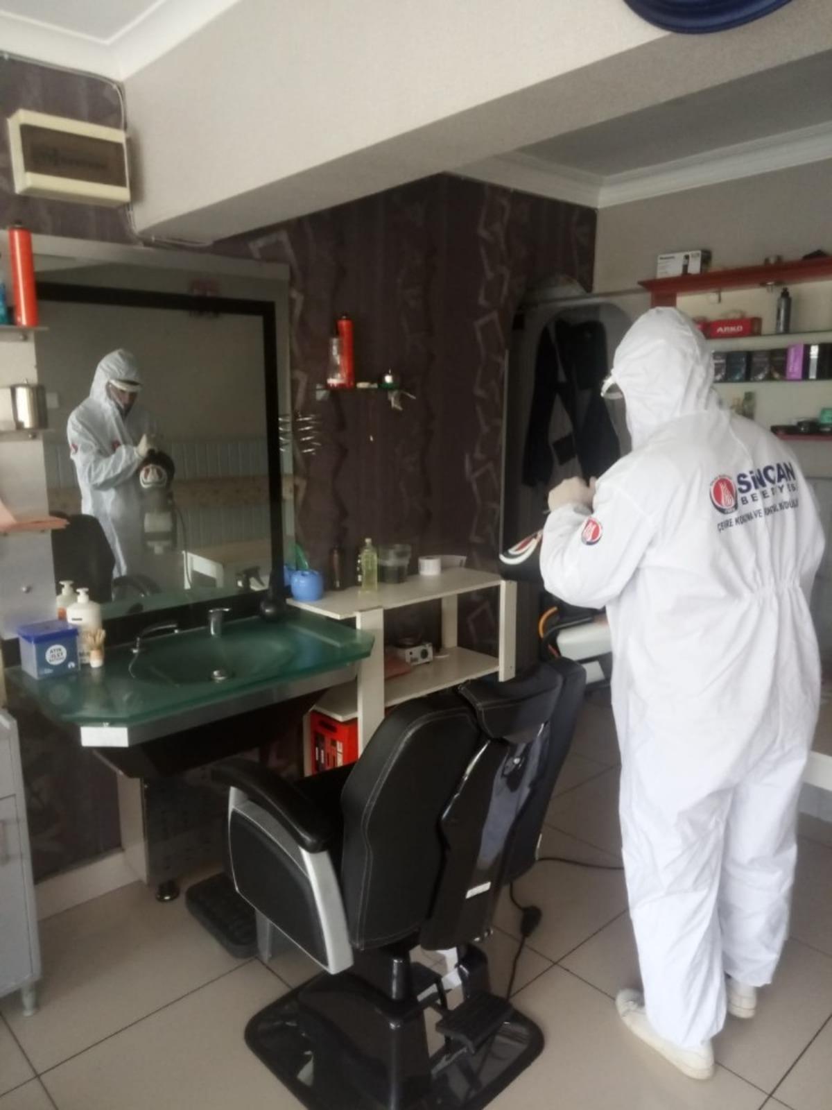Sincan&rsquo;da kuaf&ouml;r, berber ve g&uuml;zellik salonları dezenfekte ediliyor