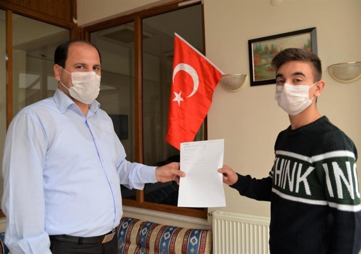 Sevgi evlerinde kalan &ccedil;ocuklardan anlamlı bağış