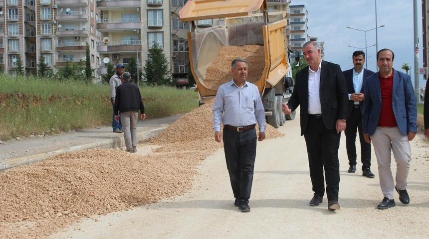 Kahta&rsquo;da bozuk yollar yenileniyor