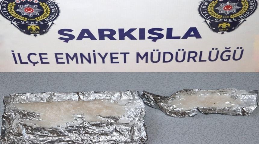 Kargo ile uyuşturucu ka&ccedil;ırmak istediler