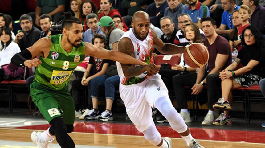 Pınar Karşıyaka'da Tony Crocker ile yollar ayrıldı