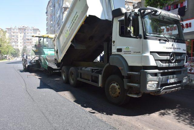 Bağlar’da asfalt çalışmaları devam ediyor