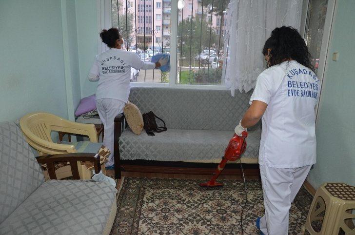 Kuşadası Belediyesi iki ayda 4 bin 866 ailenin yardımına koştu G3