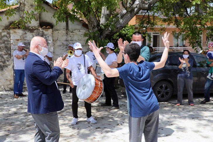 Başkan Gümüş’ten engelli gence davullu-zurnalı sürpriz G1